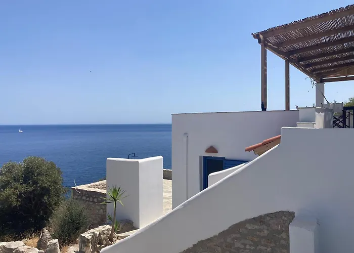 Koukoura Villa *